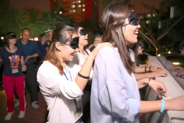 公司舉辦中秋節(jié)外地單身青年歡樂嘉年華活動9.jpg 公司舉辦中秋節(jié)外地單身青年歡樂嘉年華活動9.jpg